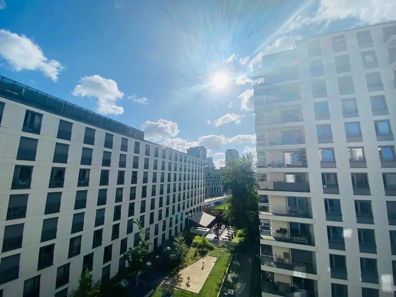 Wohnen am Wasser: Design-Wohnung mit Balkon & Ruhe – Top-Lage nahe Alexanderplatz — photo 1